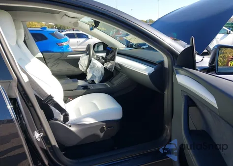 2024 Tesla Model Y Long Range Dual Motor All-Wheel Drive from USA, damaged, VIN 7SAYGDEE2RA281310